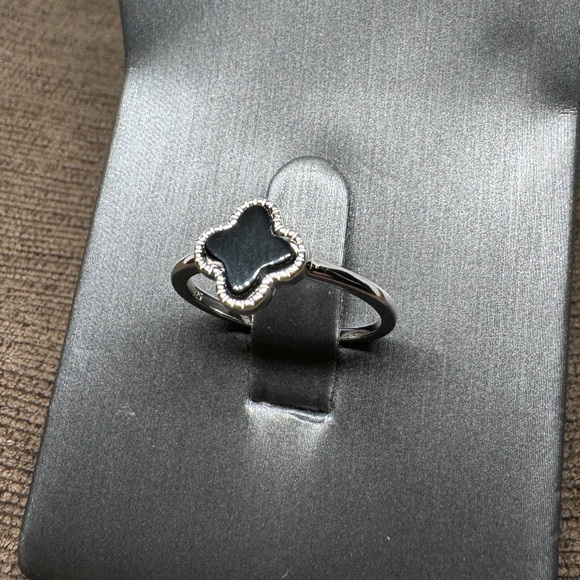 Sterling silverr 4 leaf clover ring - Picture 1 of 9
